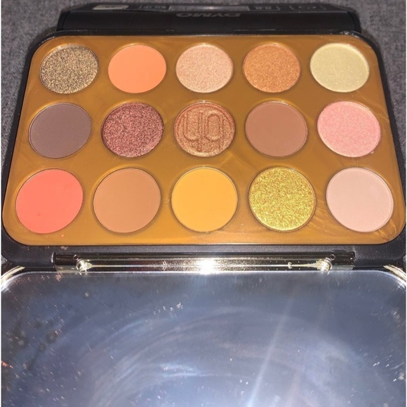 BH Cosmetics Glamreflection Gilded Eyeshadow Palette - Picture 4 of 8